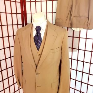 Ralph lauren (Chaps) Tan 3 pic men's suit 42R